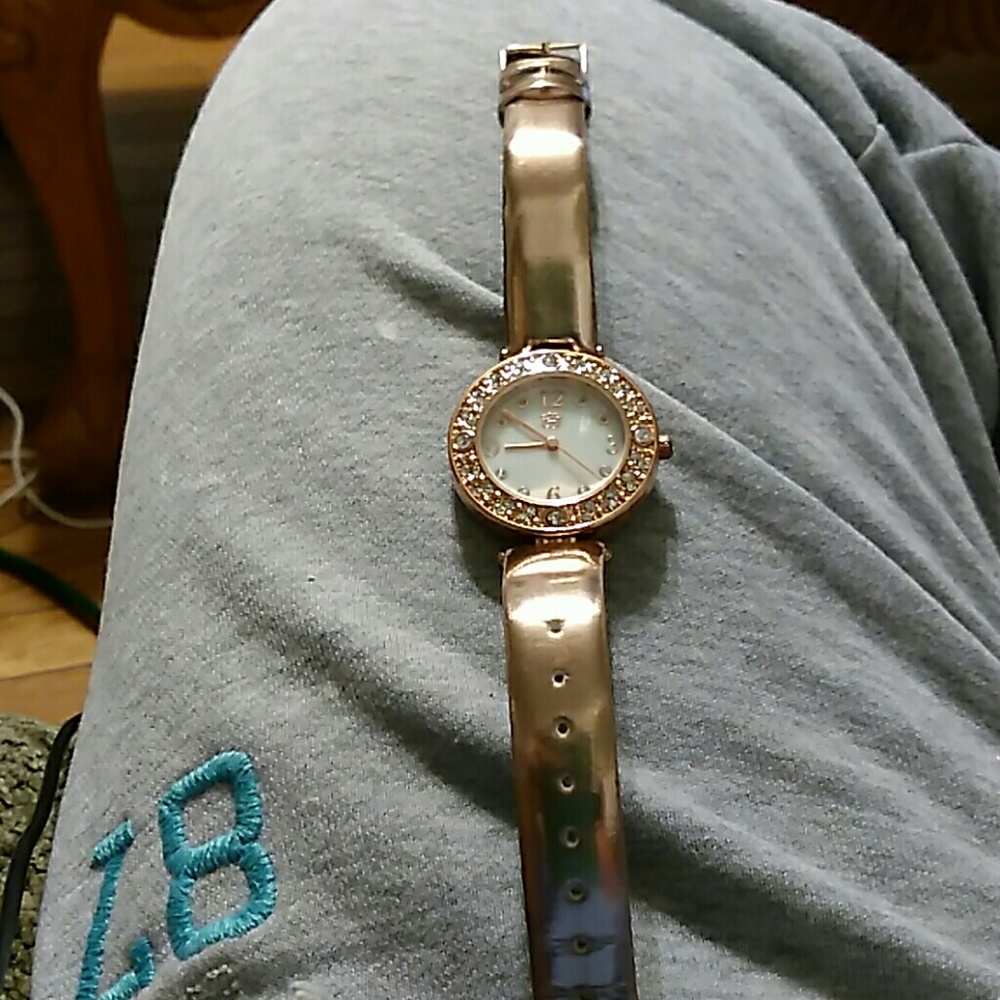 Watch - Picture 3 of 4